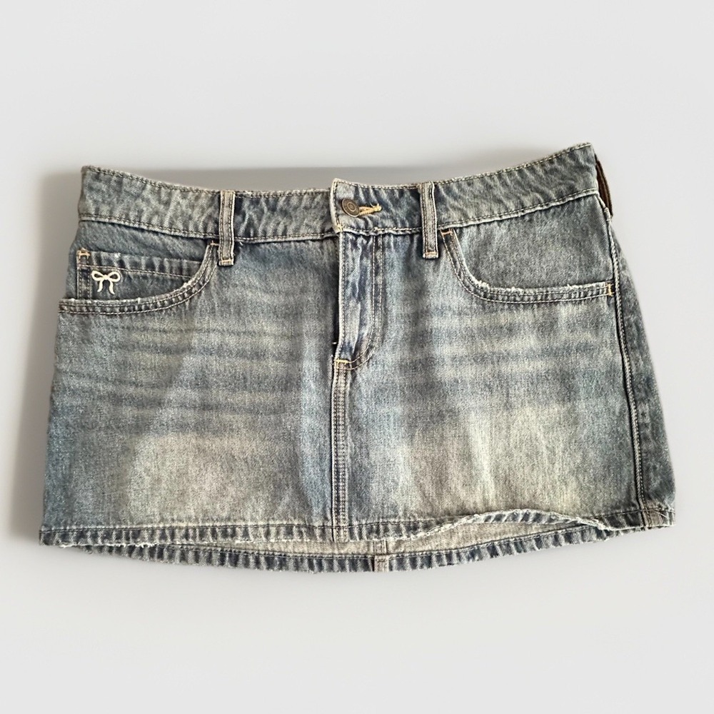 Hollister Denim Micro Mini Skort Y2K Low Rise Hearts Bows Size 8 Cute